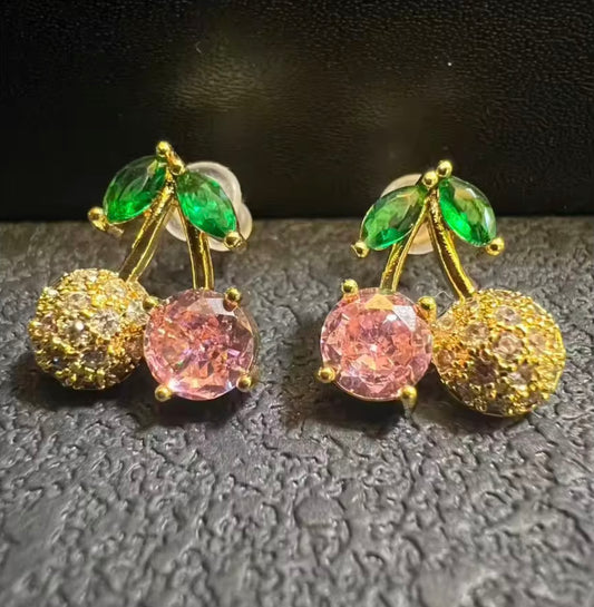PRETTY STUD EARRINGS