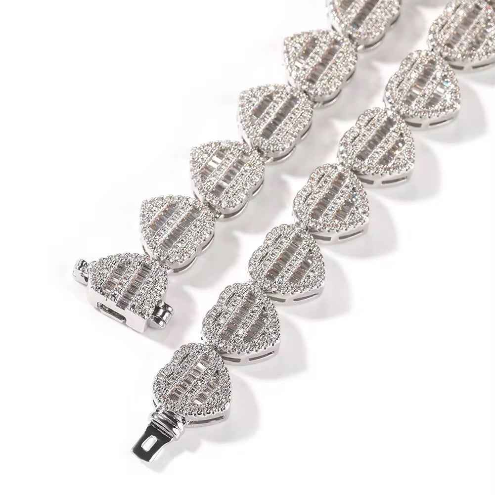 PRETTY HEART BAGUETTE NECKLACE